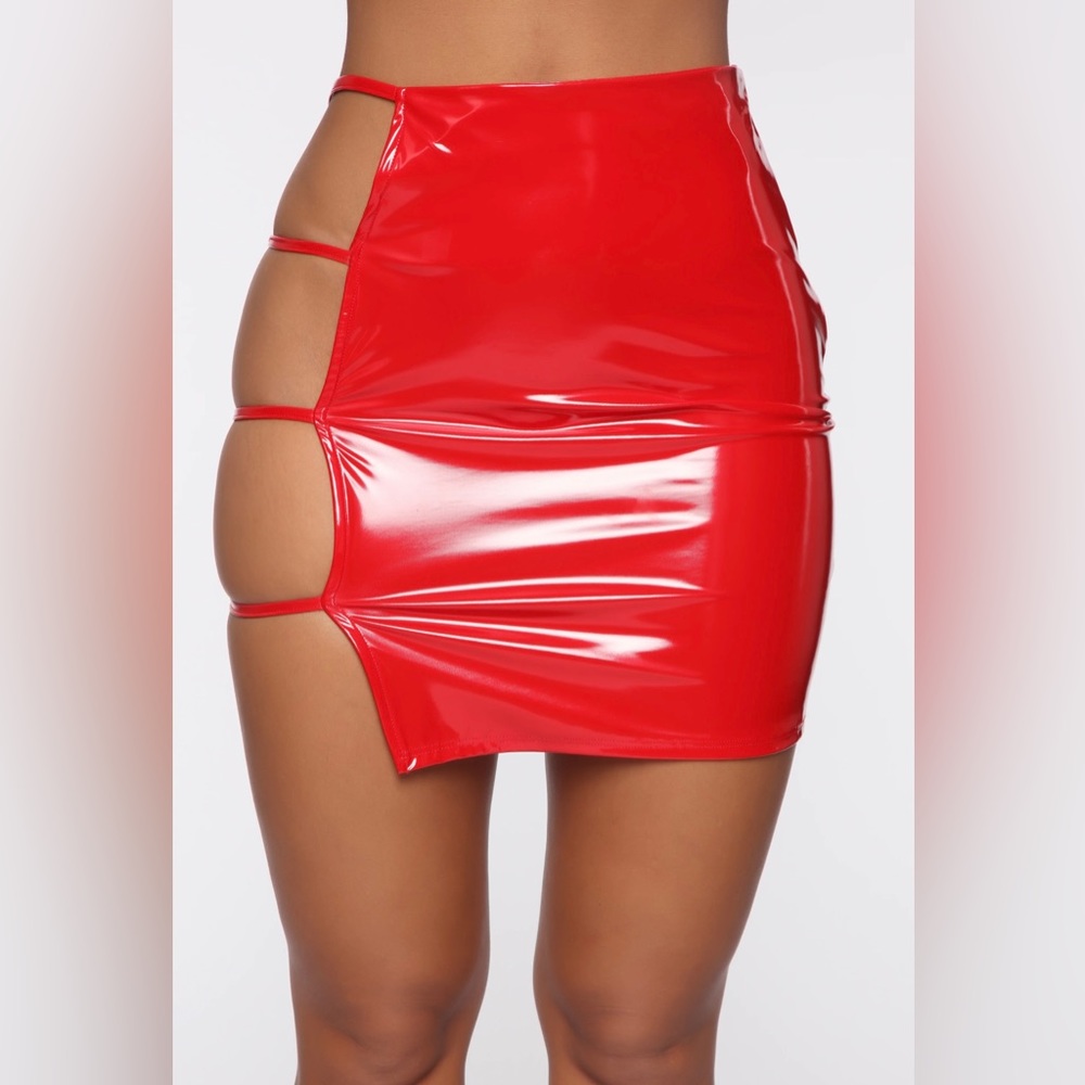 Fashion Nova red latex mini skirt